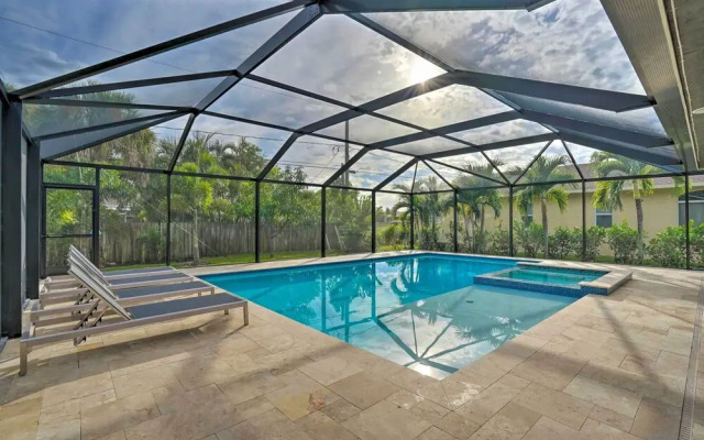 Tropical Naples Hideaway - 1 Mi to Beaches!