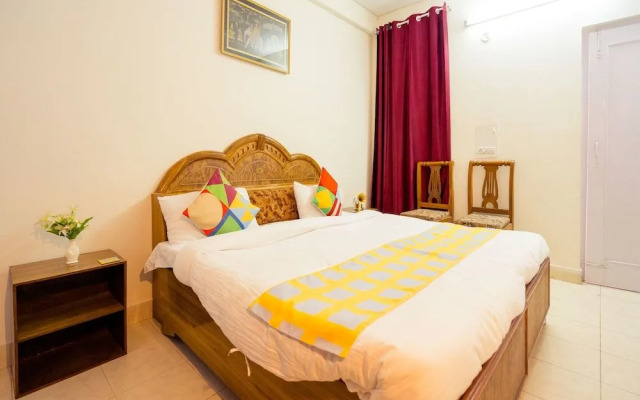OYO 13726 Home Cozy 2BHK Hathi Paon Road