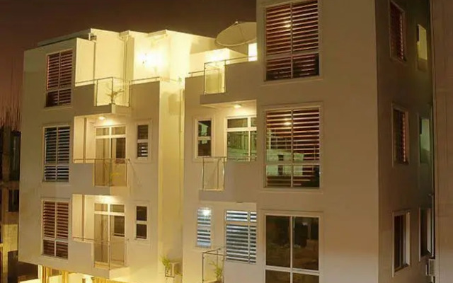 HolidayMakers Inn