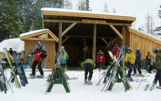 Snow Valley Lodging