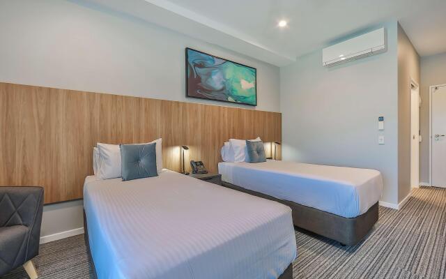 Best Western Plus North Lakes Hotel