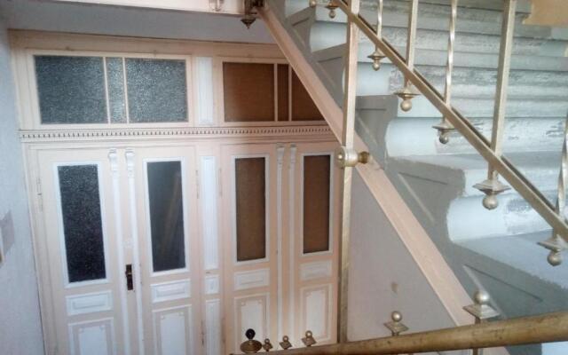 Arthur Albert Apartment