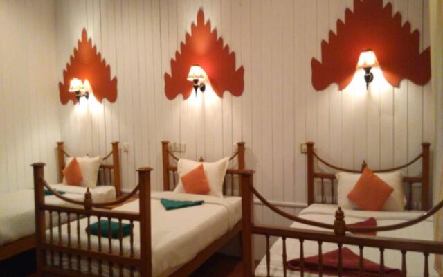 Manaw Thukha Hotel