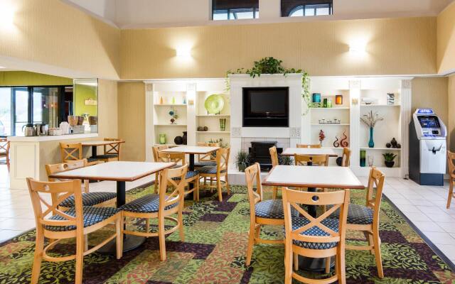 Rodeway Inn At Fort Lee