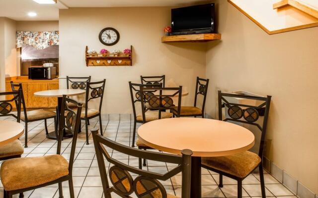 Magnuson Hotel Lincoln Airport