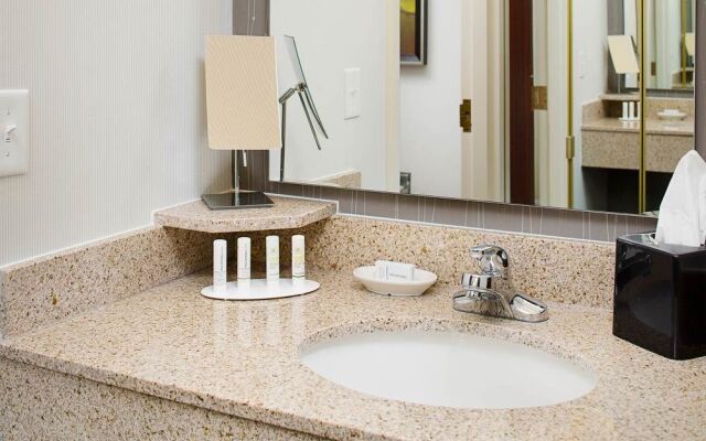 Country Inn & Suites by Radisson Columbus Edinburgh