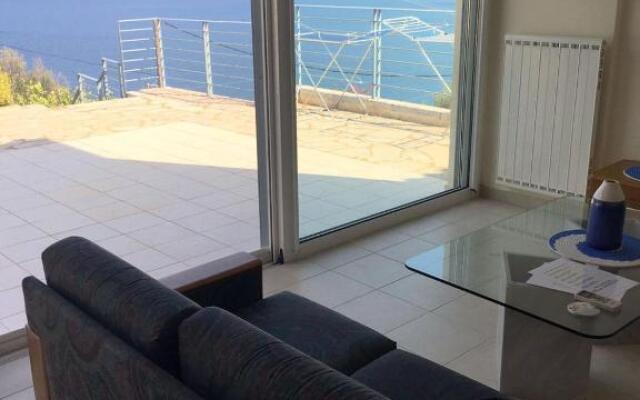 Ageranos seaview house