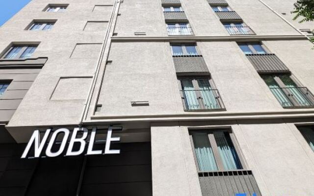 Noble Pangalti Hotel
