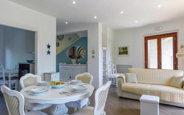 Amazing Home in Soverato With 3 Bedrooms and Wifi