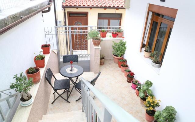 Downtown Apartment 2