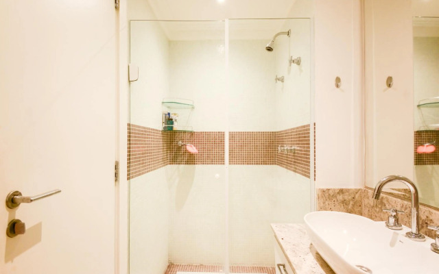 Flat Clarion Apartments by BnbHost