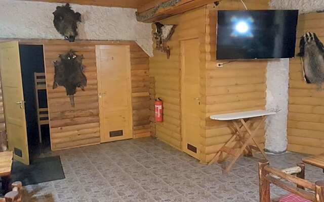Hostel P33