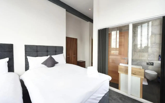 Stunning High Spec Sleep 14 (38 A3)