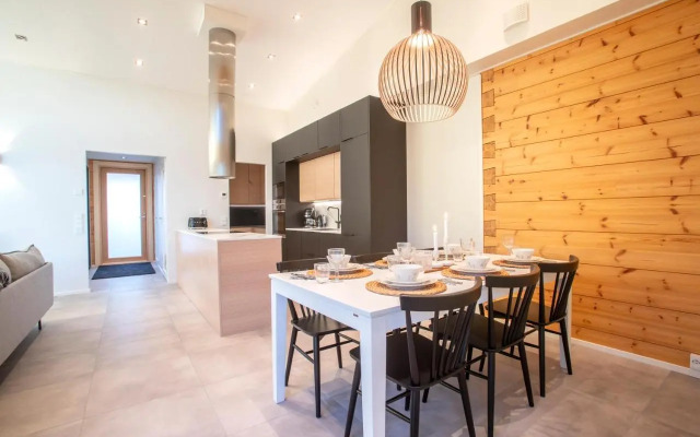 Riverside luxury suites