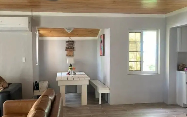 Caribbean Retreat: Newly Remodeled Beach House With Pool