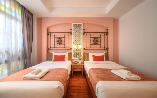 Woo Gallery and Boutique Hotel