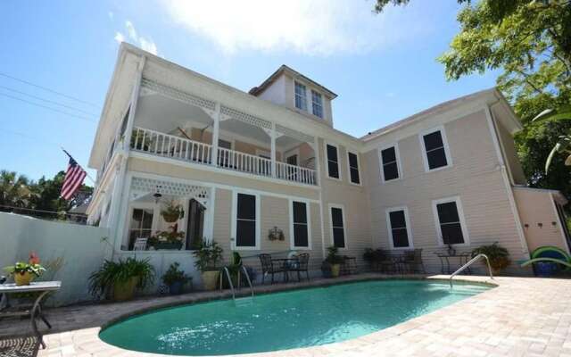The Kenwood Inn