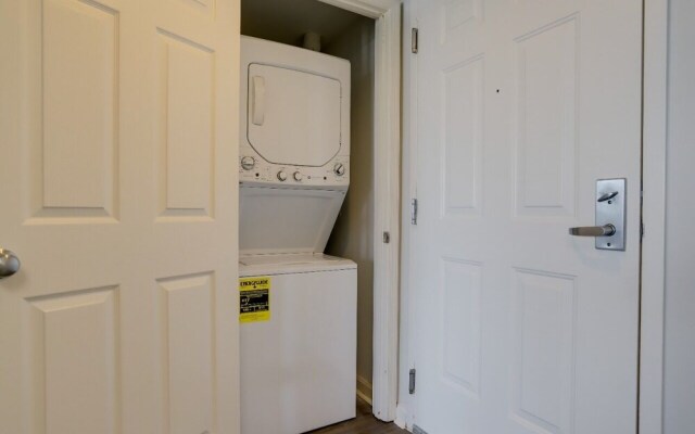 Cozy 1 Bedroom Condo Ballston