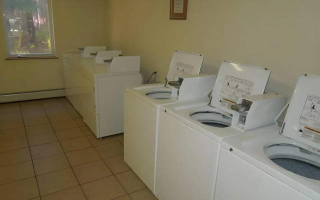 Baymont Inn & Suites Essex Burlington Area