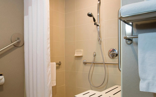 Holiday Inn Express & Suites Ottawa West - Nepean by IHG