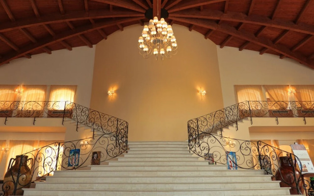 TH Le Castella - Baia degli Dei Village