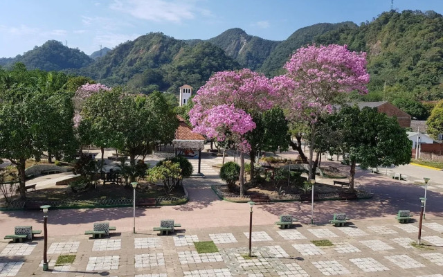 Hotel Takana
