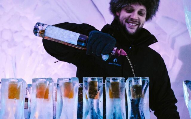 Hotel De Glace