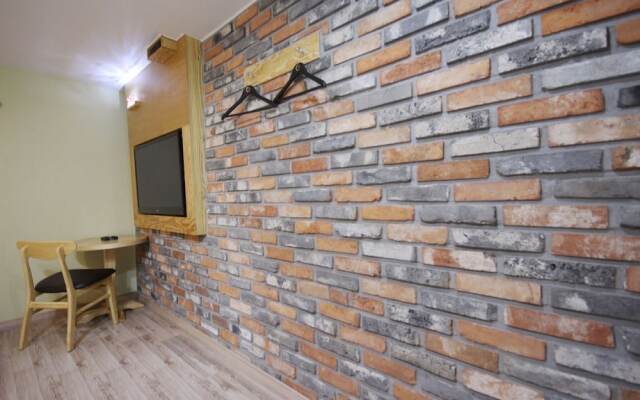 Busan Oncheonjang Gem