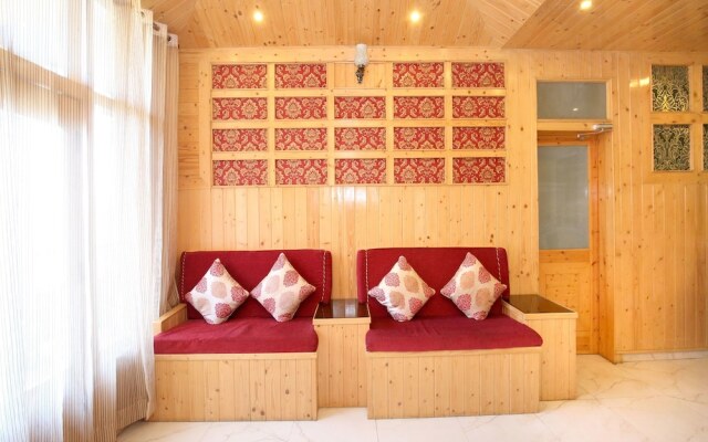OYO 12170 Home Rustic Villa Kasauli