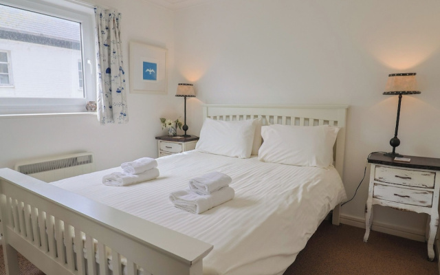 1 Bay View Court