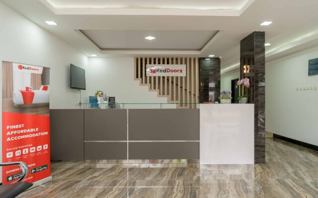 RedDoorz Plus near Eka Hospital BSD 5