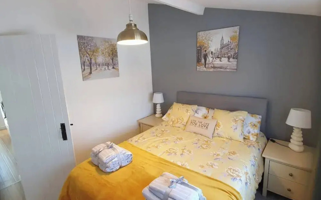 Seaview-petsok-patio-1br