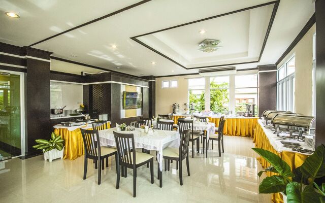 Excella Hotel