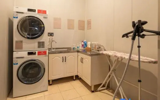 Vienna Hotel (Xiaoyi Wanda Plaza Municipal Government Branch)