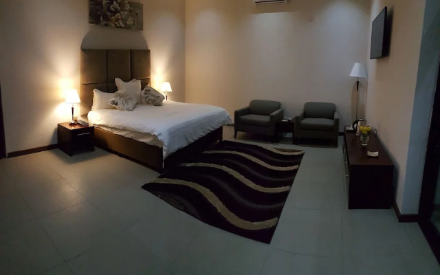 Cross Roads Lodge Kitwe