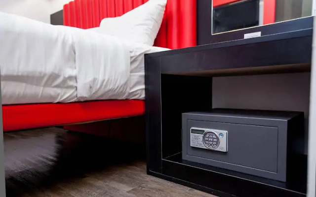 Grand Centrepoint Hotel