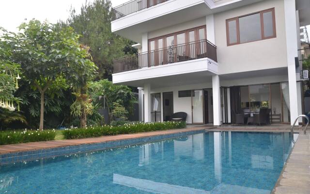 BreezeBlows City View 5BR with Pool + Familly Room