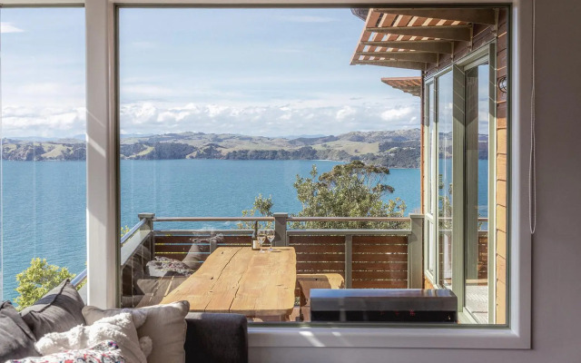 Seaview Sojourn - Waiheke Escapes