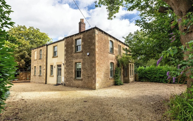 Vallis Oak Villa