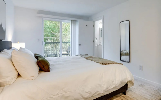 Beautiful Kenmore Retreat Near Marina & Beach!