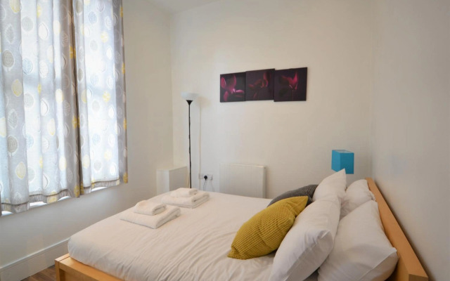One Bedroom Apartment in Bayswater
