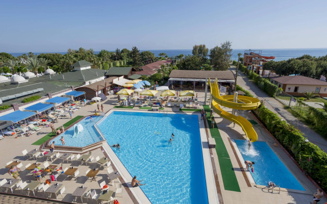 Limoncello Sandy Beach Hotel