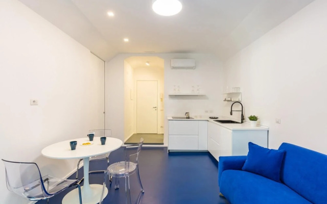 Piazza Municipio Blue Apartment by Wonderful Italy