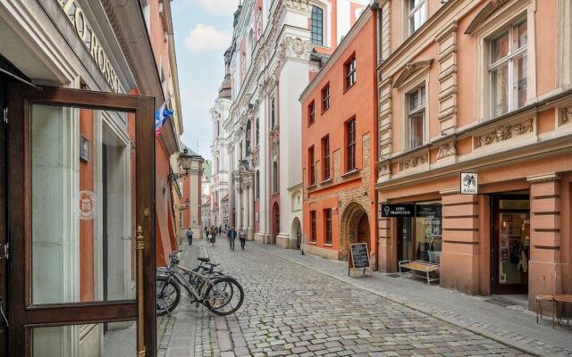 Studio Poznań Old Town by Renters