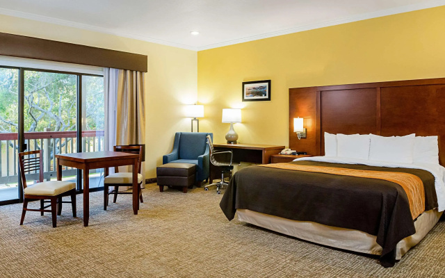 Comfort Inn Monterey Peninsula Airport