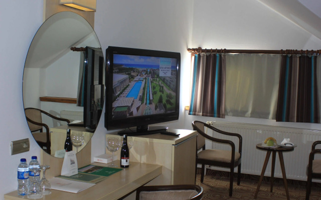 Kaya Greenpark Hotel