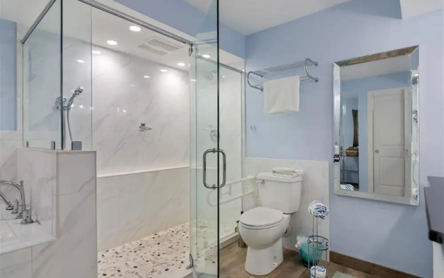 Shoreline Towers 1073