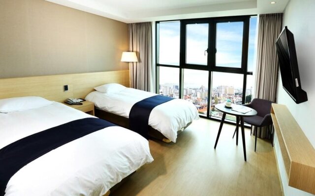 Hotel The One