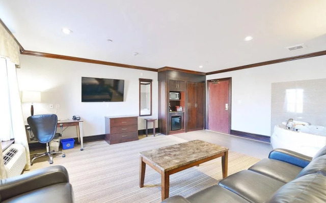 Woodbine Hotel and Suites