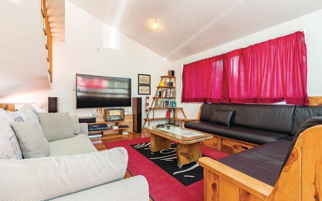 Amazing Home in Liznjan With Sauna, Wifi and 3 Bedrooms